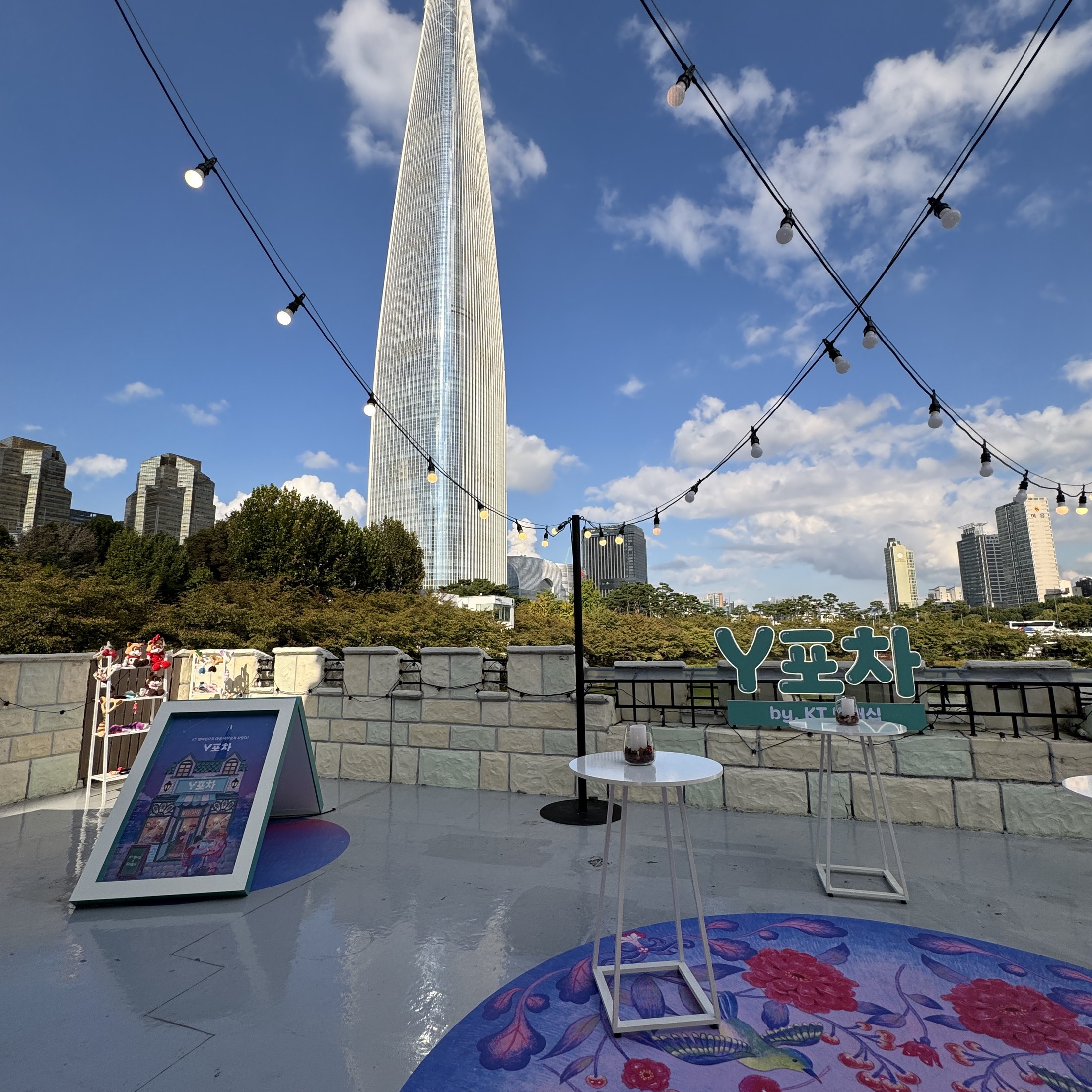 Y Pocha pop-up installation at Lotte World Mall.